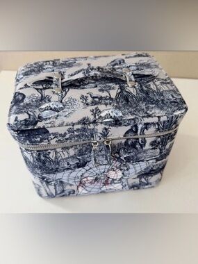 Limited edition Dior around the world Classic Toile-Print Travel Cosmetic Case